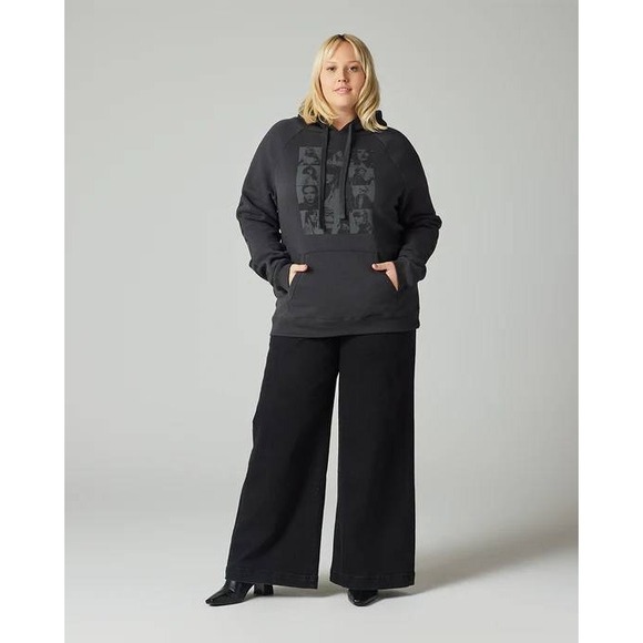 Taylor Swift The Eras Tour Through London Hoodie Sweatshirt Black Women's Large - Picture 2 of 10